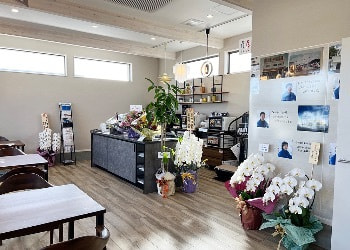 茨城県ひたちなか市ウチダデンキ　新店舗の内観の写真です　ゆっくりご相談いただけるスペースをご用意しました